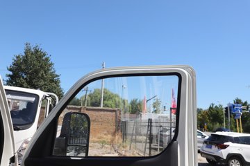 ��������M2 �ܶ��� 2.0L 144���� ���� 3.3���Ű�����΢��ͼƬ