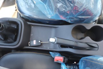 ��������M2 �ܶ��� 2.0L 144���� ���� 3.3���Ű�����΢��ͼƬ