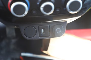 ��������M2 �ܶ��� 2.0L 144���� ���� 3.3���Ű�����΢��ͼƬ