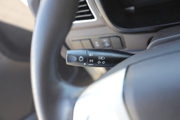 ��������M2 �ܶ��� 2.0L 144���� ���� 3.3���Ű�����΢��ͼƬ