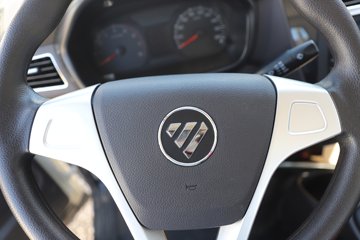 ��������M2 �ܶ��� 2.0L 144���� ���� 3.3���Ű�����΢��ͼƬ