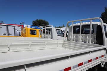��������M2 �ܶ��� 2.0L 144���� ���� 3.3���Ű�����΢��ͼƬ