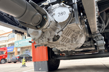 �����ǵ¿�SITRAK G7M 6X4 ���綯ǣ���� ����ʱ��600kWhͼƬ