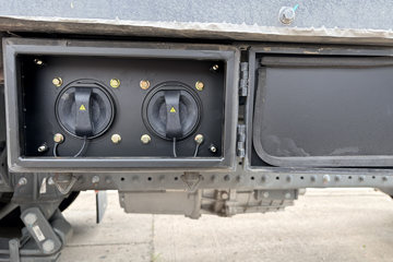 �����ǵ¿�SITRAK G7M 6X4 ���綯ǣ���� ����ʱ��600kWhͼƬ