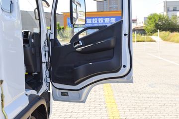����Ǭ��K6 2.5L���� 185���� ��ʿ��8�� ���� ��ɲ 3.825���Ű������ῨͼƬ