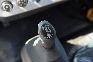 ����Ǭ��K6 2.5L���� 185���� ��ʿ��8�� ���� ��ɲ 3.825���Ű������ῨͼƬ