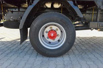 ����Ǭ��K6 2.5L���� 185���� ��ʿ��8�� ���� ��ɲ 3.825���Ű������ῨͼƬ
