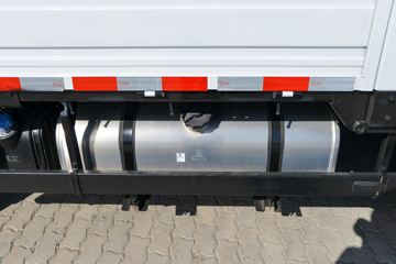 ����Ǭ��K6 2.5L���� 185���� ��ʿ��8�� ���� ��ɲ 3.825���Ű������ῨͼƬ