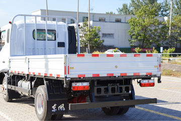 ����Ǭ��K6 2.5L���� 185���� ��ʿ��8�� ���� ��ɲ 3.825���Ű������ῨͼƬ