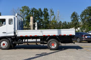 ����Ǭ��K6 2.5L���� 185���� ��ʿ��8�� ���� ��ɲ 3.825���Ű������ῨͼƬ