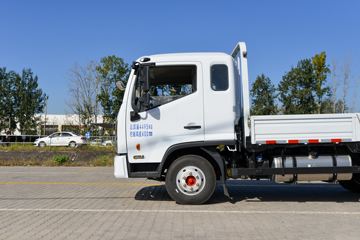 ����Ǭ��K6 2.5L���� 185���� ��ʿ��8�� ���� ��ɲ 3.825���Ű������ῨͼƬ