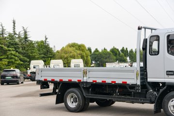 ����˧��S9 2.5L���� 180���� ����6�� 3.85���Ű������ῨͼƬ