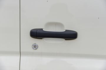 ��������M2 2.3L���� 100���� ������5�� 3.6�׵�������΢��ͼƬ