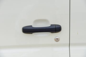 ��������M2 2.3L���� 100���� ������5�� 3.6�׵�������΢��ͼƬ