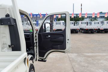 ��������M2 2.3L���� 100���� ������5�� 3.6�׵�������΢��ͼƬ