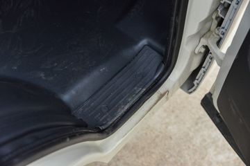 ��������M2 2.3L���� 100���� ������5�� 3.6�׵�������΢��ͼƬ