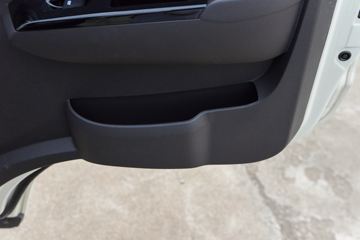 ��������M2 2.3L���� 100���� ������5�� 3.6�׵�������΢��ͼƬ