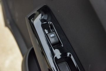 ��������M2 2.3L���� 100���� ������5�� 3.6�׵�������΢��ͼƬ
