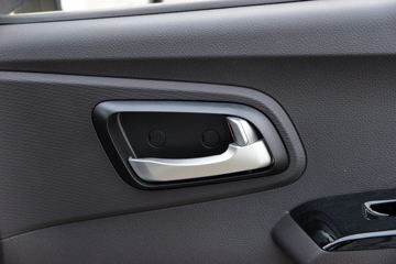 ��������M2 2.3L���� 100���� ������5�� 3.6�׵�������΢��ͼƬ