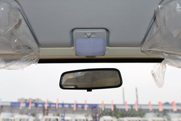 ��������M2 2.3L���� 100���� ������5�� 3.6�׵�������΢��ͼƬ