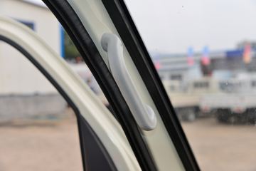 ��������M2 2.3L���� 100���� ������5�� 3.6�׵�������΢��ͼƬ