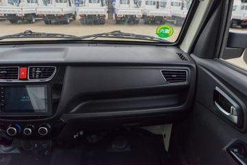 ��������M2 2.3L���� 100���� ������5�� 3.6�׵�������΢��ͼƬ