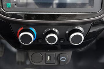 ��������M2 2.3L���� 100���� ������5�� 3.6�׵�������΢��ͼƬ