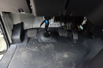 ��������M2 2.3L���� 100���� ������5�� 3.6�׵�������΢��ͼƬ