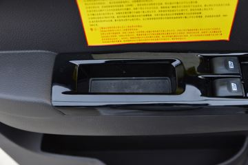��������M2 2.3L���� 100���� ������5�� 3.6�׵�������΢��ͼƬ