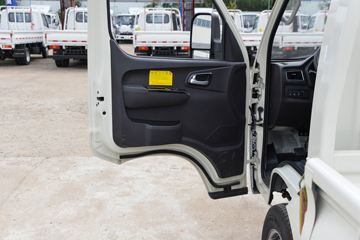 ��������M2 2.3L���� 100���� ������5�� 3.6�׵�������΢��ͼƬ