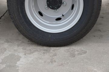 ��������M2 2.3L���� 100���� ������5�� 3.6�׵�������΢��ͼƬ