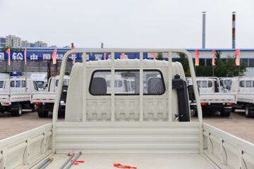 ��������M2 2.3L���� 100���� ������5�� 3.6�׵�������΢��ͼƬ