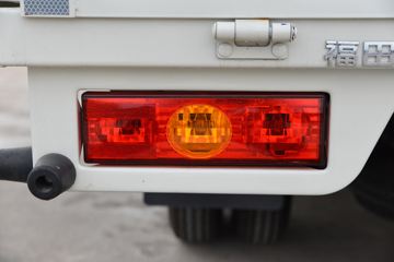 ��������M2 2.3L���� 100���� ������5�� 3.6�׵�������΢��ͼƬ
