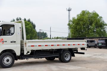 ��������M2 2.3L���� 100���� ������5�� 3.6�׵�������΢��ͼƬ