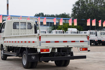 ��������M2 2.3L���� 100���� ������5�� 3.6�׵�������΢��ͼƬ