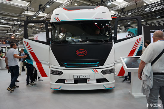 ���ǵ�Q3 4X2 ���綯ǣ����434kWh