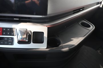 ��������KH 14.5L LNG 610���� 6X4 ����12�� AMT�Զ��� ǣ����ͼƬ