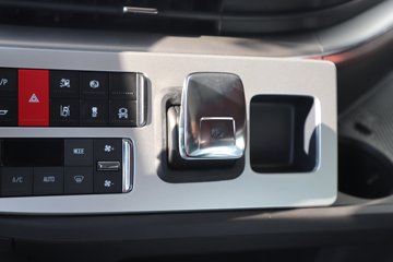 ��������KH 14.5L LNG 610���� 6X4 ����12�� AMT�Զ��� ǣ����ͼƬ