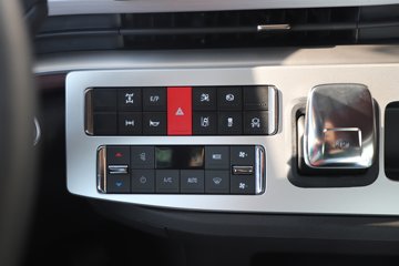 ��������KH 14.5L LNG 610���� 6X4 ����12�� AMT�Զ��� ǣ����ͼƬ