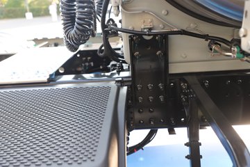 ��������KH 14.5L LNG 610���� 6X4 ����12�� AMT�Զ��� ǣ����ͼƬ