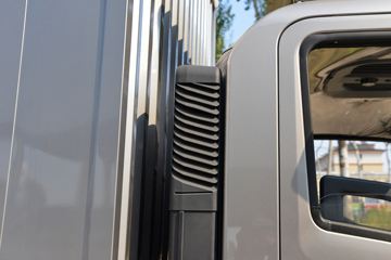 ����HOWO�Ῠ����M2 2.3L���� 148���� ������5�� 4.15�׵�����ʽ�ῨͼƬ