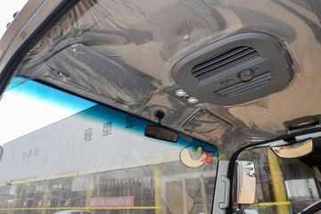 ����HOWO�Ῠ����M2 2.3L���� 148���� ������5�� 4.15�׵�����ʽ�ῨͼƬ