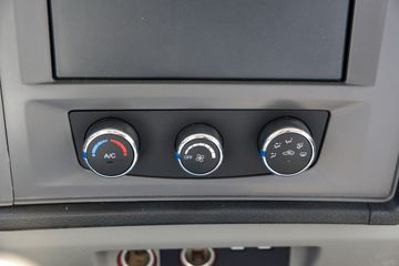 ����HOWO�Ῠ����M2 2.3L���� 148���� ������5�� 4.15�׵�����ʽ�ῨͼƬ