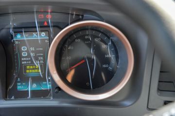 ����HOWO�Ῠ����M2 2.3L���� 148���� ������5�� 4.15�׵�����ʽ�ῨͼƬ