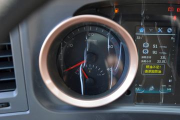 ����HOWO�Ῠ����M2 2.3L���� 148���� ������5�� 4.15�׵�����ʽ�ῨͼƬ
