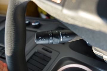 ����HOWO�Ῠ����M2 2.3L���� 148���� ������5�� 4.15�׵�����ʽ�ῨͼƬ