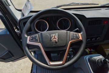 ����HOWO�Ῠ����M2 2.3L���� 148���� ������5�� 4.15�׵�����ʽ�ῨͼƬ