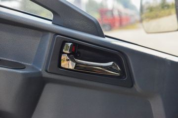 ����HOWO�Ῠ����M2 2.3L���� 148���� ������5�� 4.15�׵�����ʽ�ῨͼƬ
