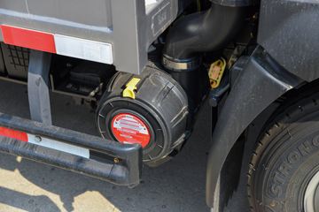 ����HOWO�Ῠ����M2 2.3L���� 148���� ������5�� 4.15�׵�����ʽ�ῨͼƬ