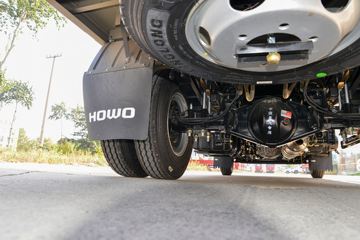 ����HOWO�Ῠ����M2 2.3L���� 148���� ������5�� 4.15�׵�����ʽ�ῨͼƬ